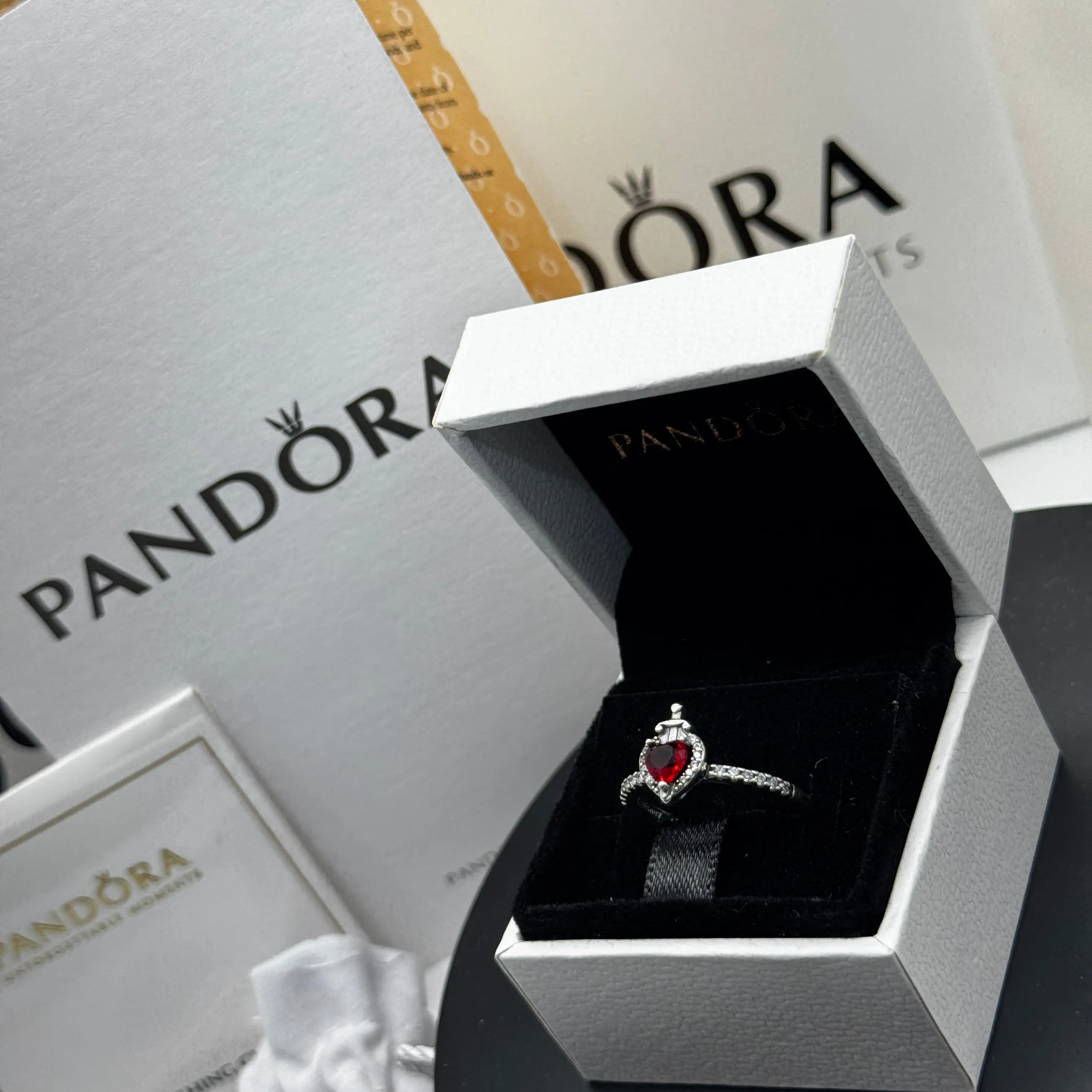 ANILLO PANDORA CORAZON ROJO ESPADA REINA MALVADA DISNEY PLATA .925 - Image 4