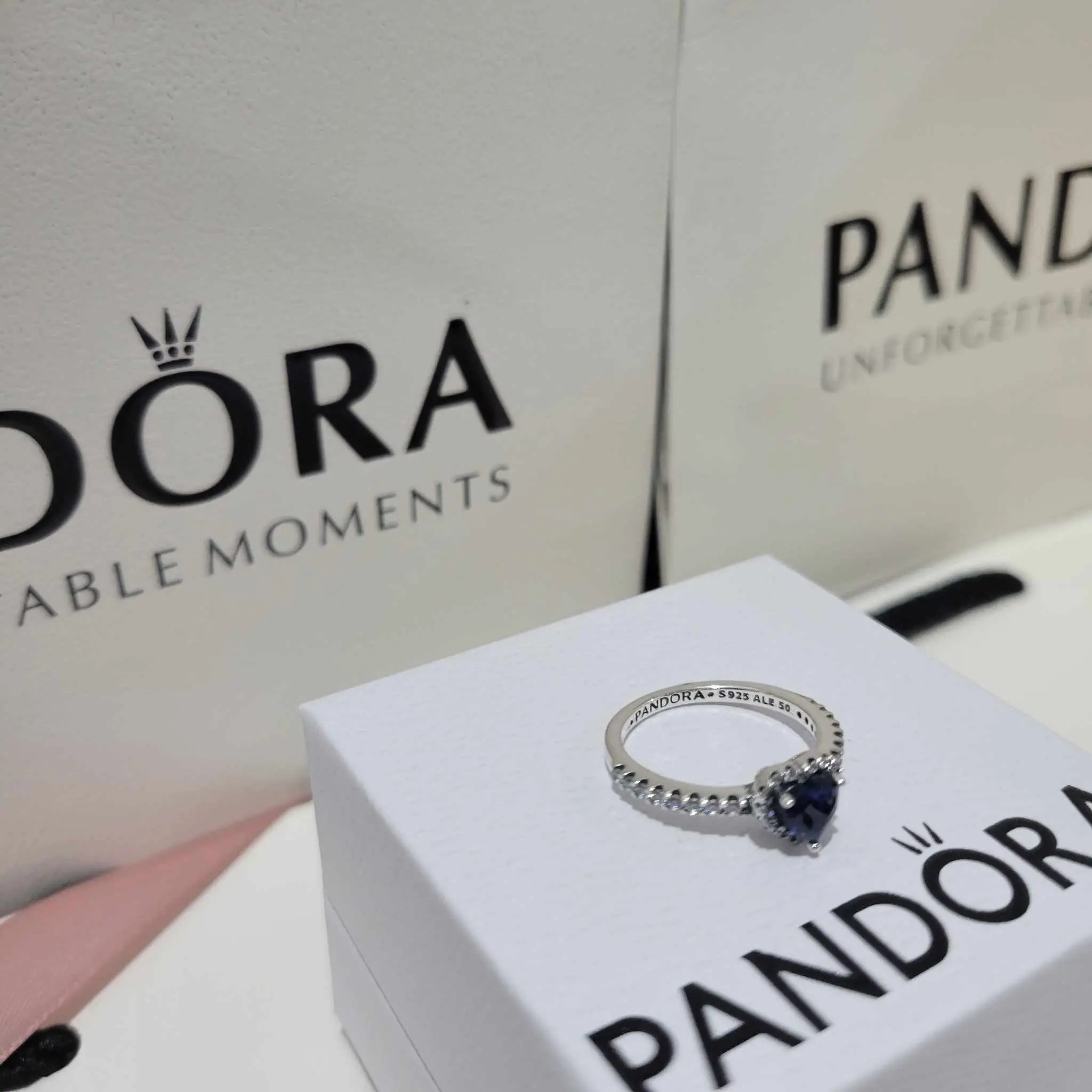 ANILLO PANDORA PROMESA CORAZON ELEVADO AZUL MARINO + KIT DE REGALO - Image 5