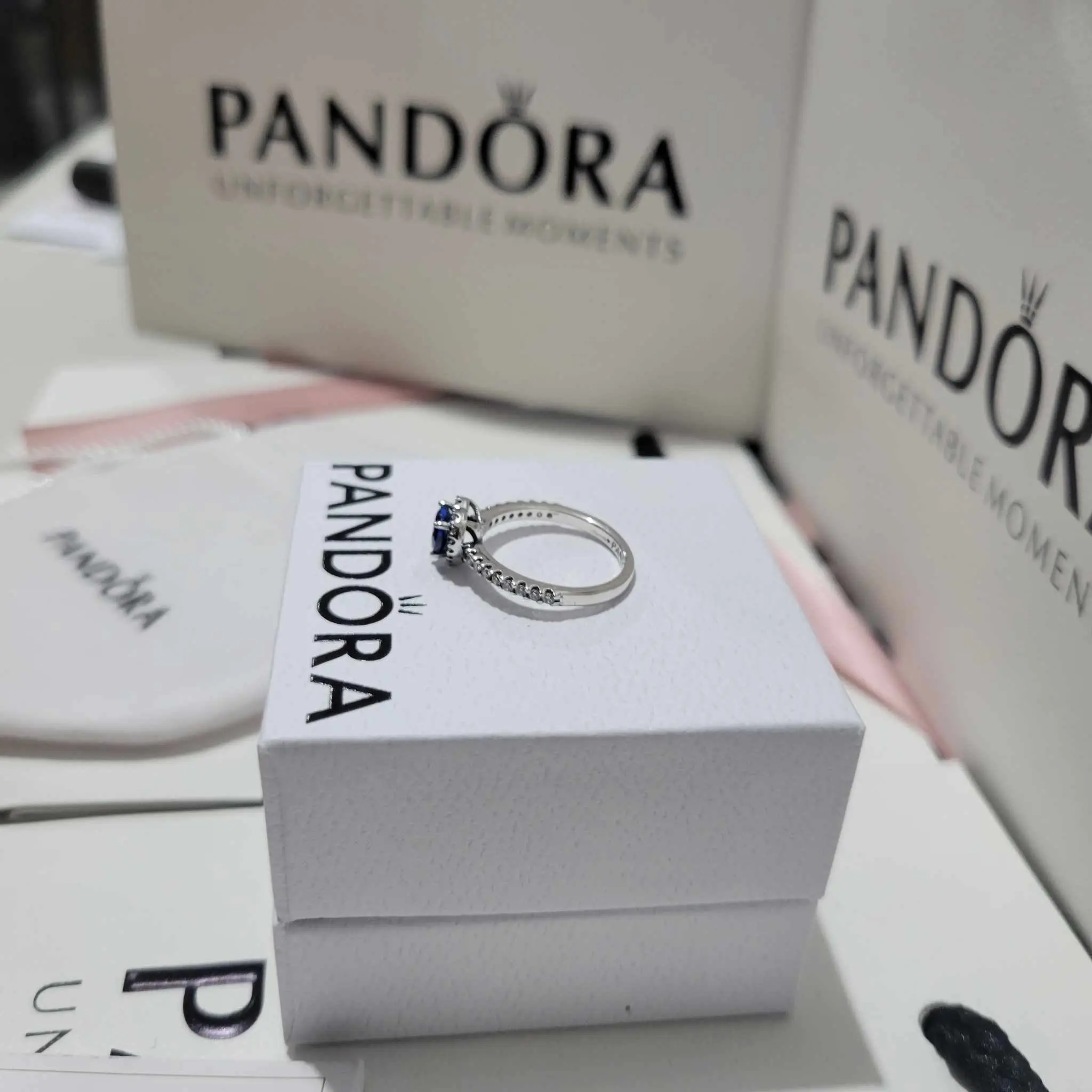 ANILLO PANDORA PROMESA CORAZON ELEVADO AZUL MARINO + KIT DE REGALO - Image 6