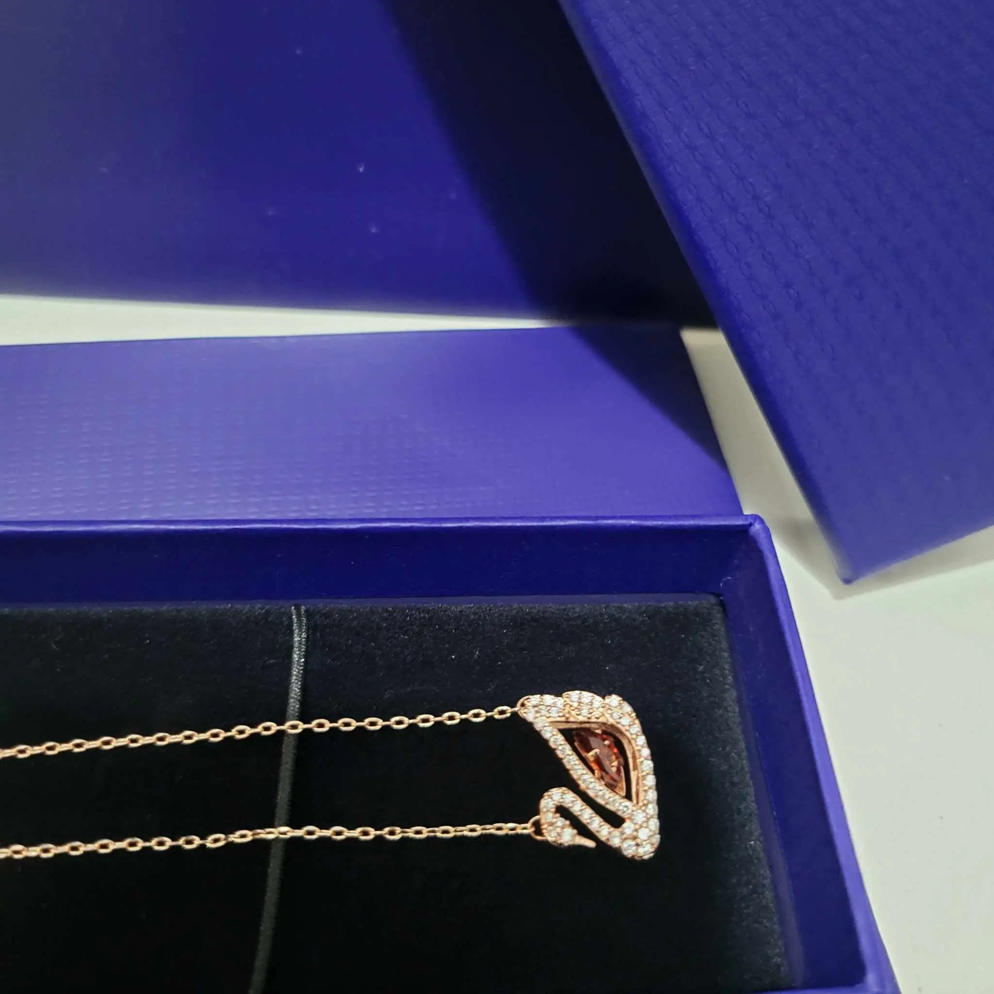 COLLAR DANCING SWAN SWAROVSKI ORO ROSA RODIO + KIT DE REGALO - Image 4
