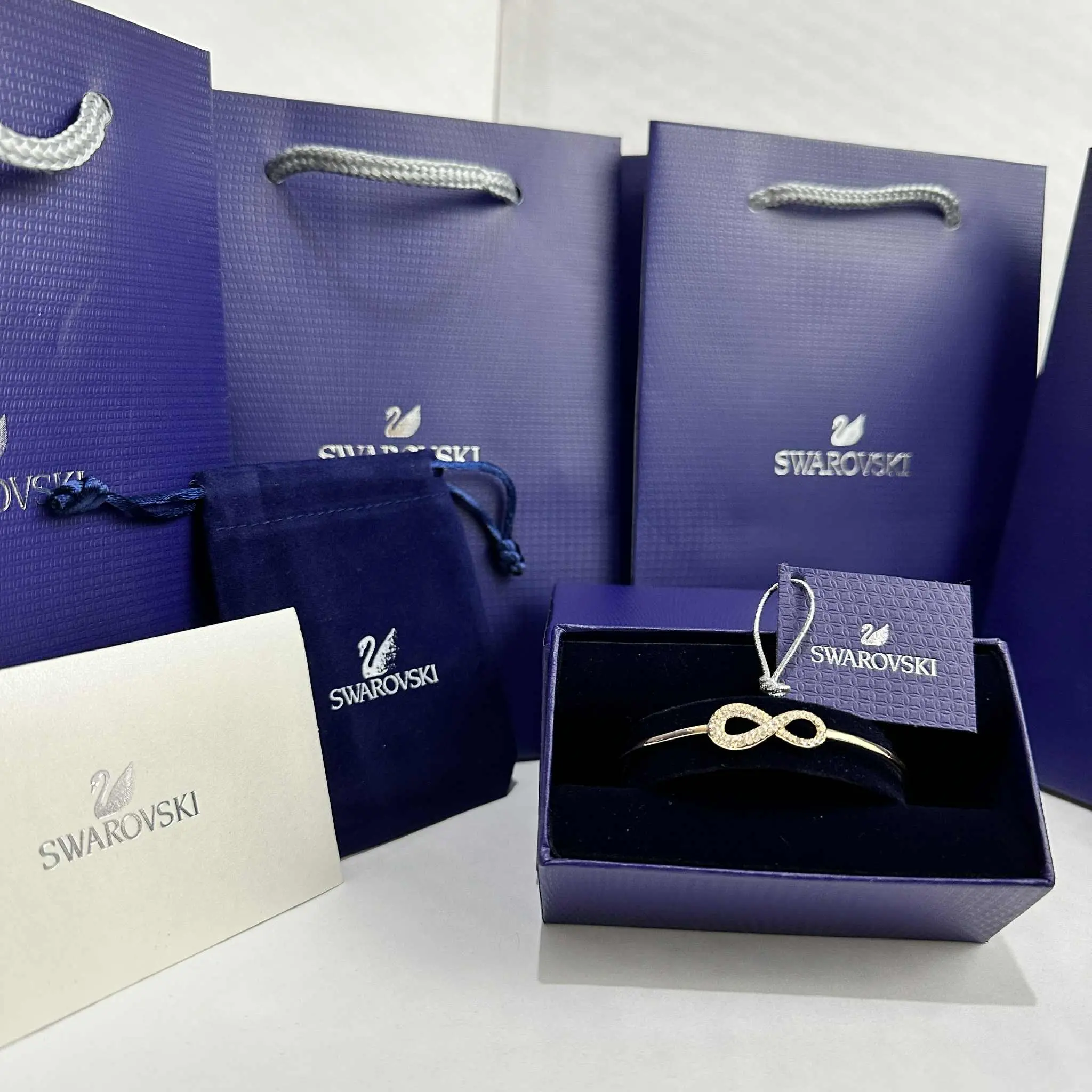 PULSERA BRAZALETE HYPERBOLA INFINITO SWAROVSKI + KIT DE REGALO - Image 2